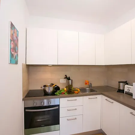 Apartment Paradise *
